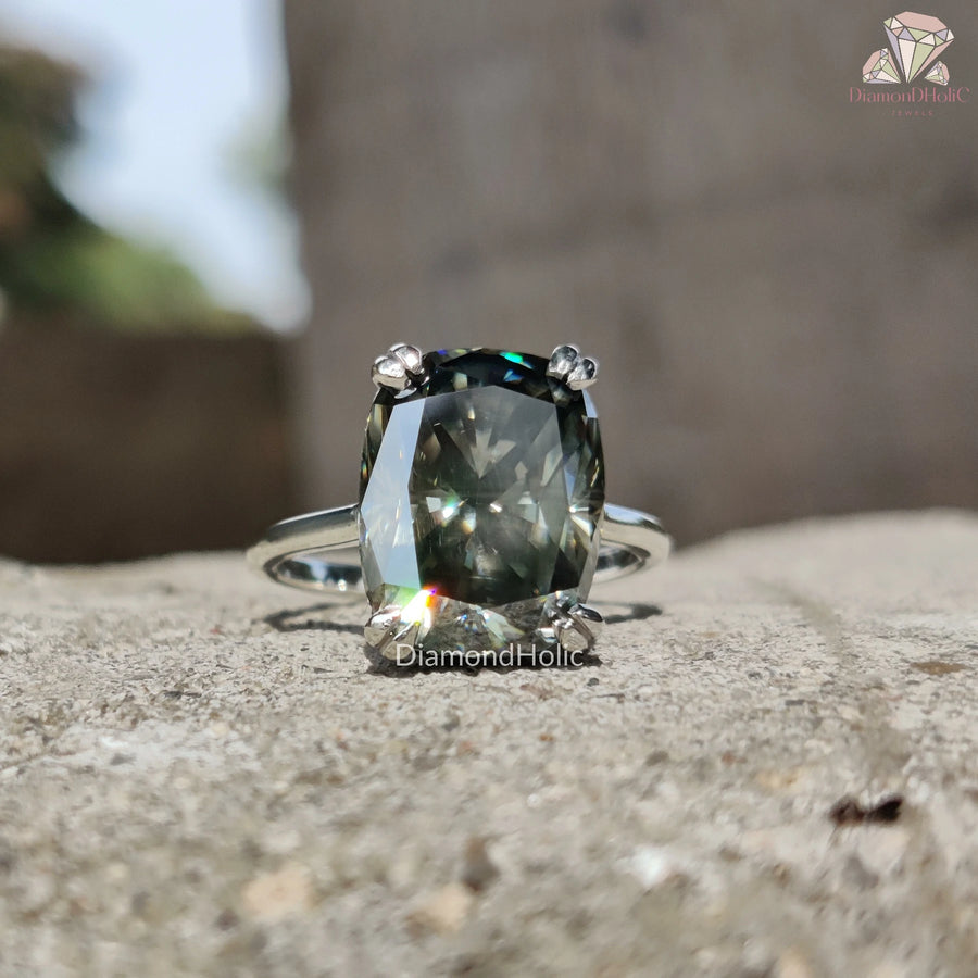 Elegant Cushion Cut Ring