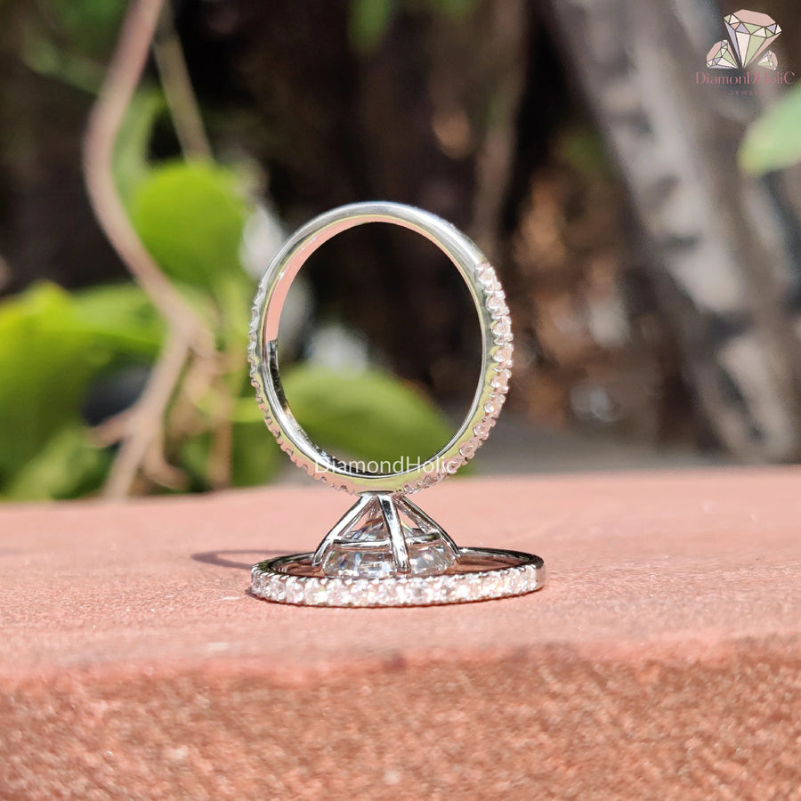 Less is More Sparkle | Moissanite Wedding Set | Round Elegance