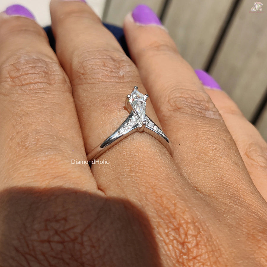 Kite Moissanite Wedding Band | Luxe Bridal Ring | Trendy Love Gift

