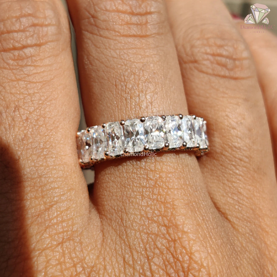 Elegant Moissanite Engagement Ring | Solid Gold Eternity Band | Beautiful Radiant Cut Ring
