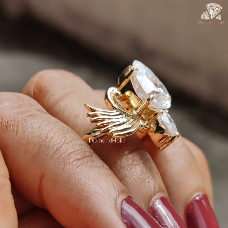 Two-Sided Wings Ring Design
