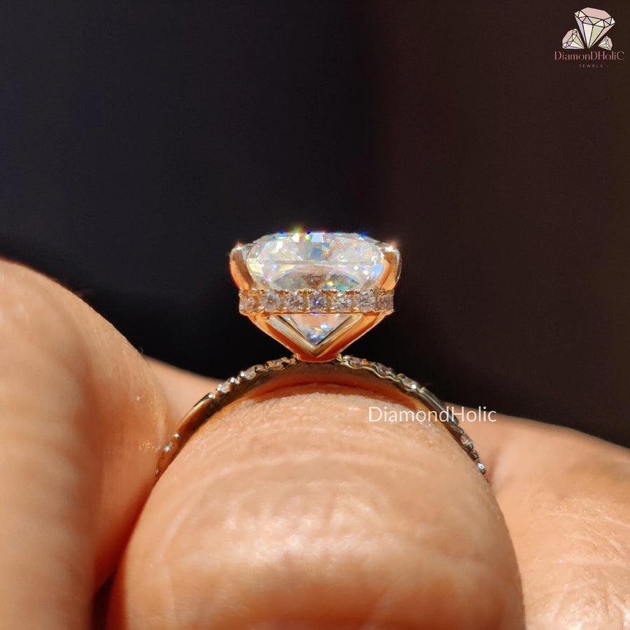 hidden halo moissanite