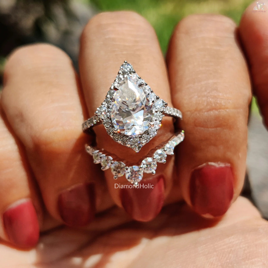 Sparkling Wedding Rings | Pear Diamond Style | Halo & Pave Band

