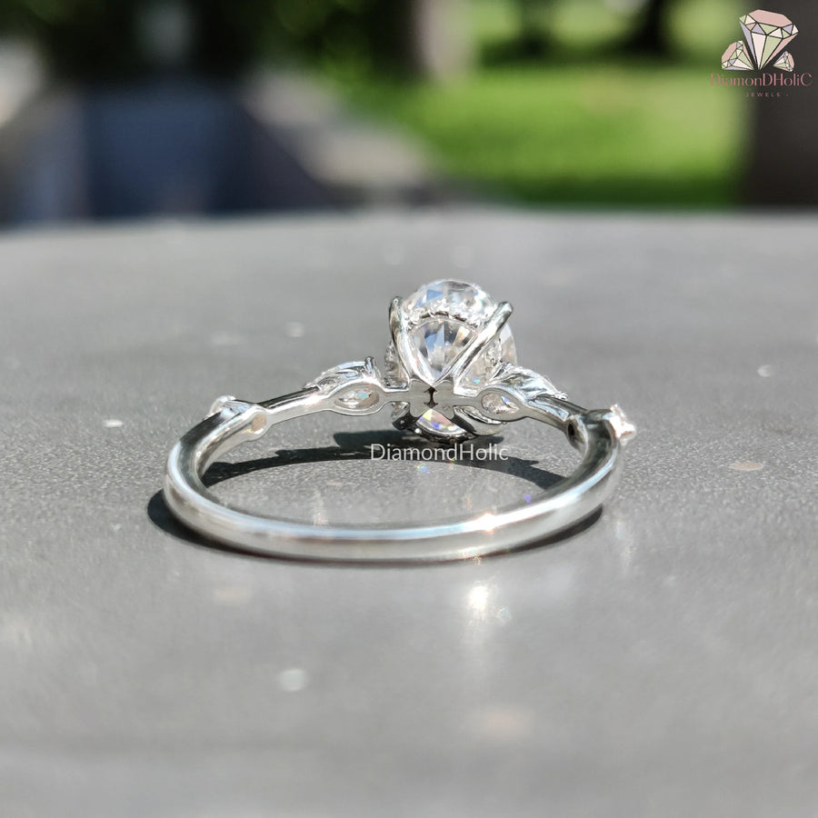 Elegant Solitaire Wedding Ring | Minimalist Oval Moissanite Ring | Stylish Gold Engagement Ring