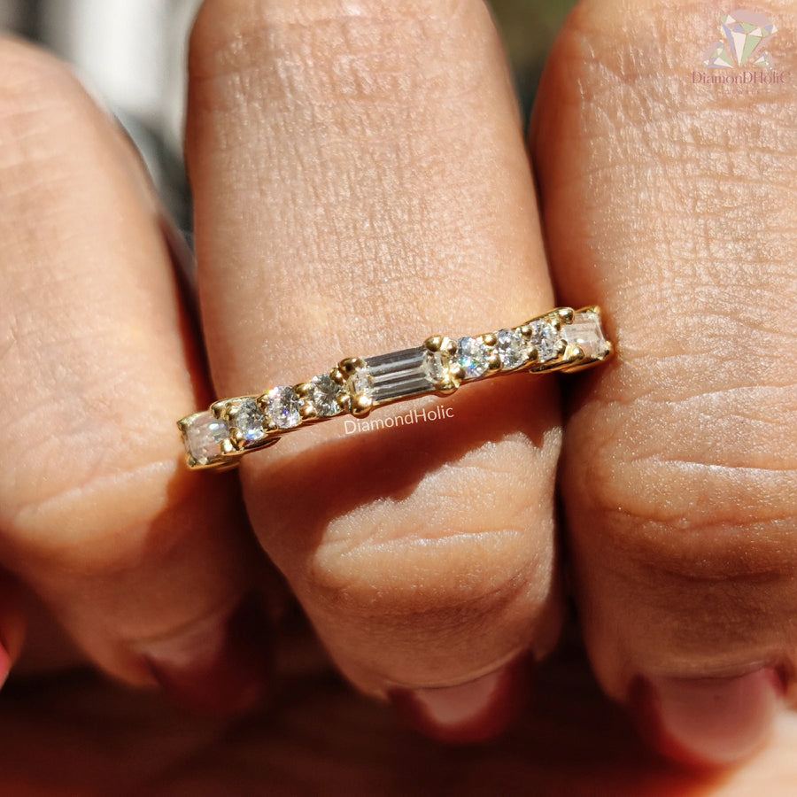sparkly moissanite ring | baguette diamond look ring | gold band for her
