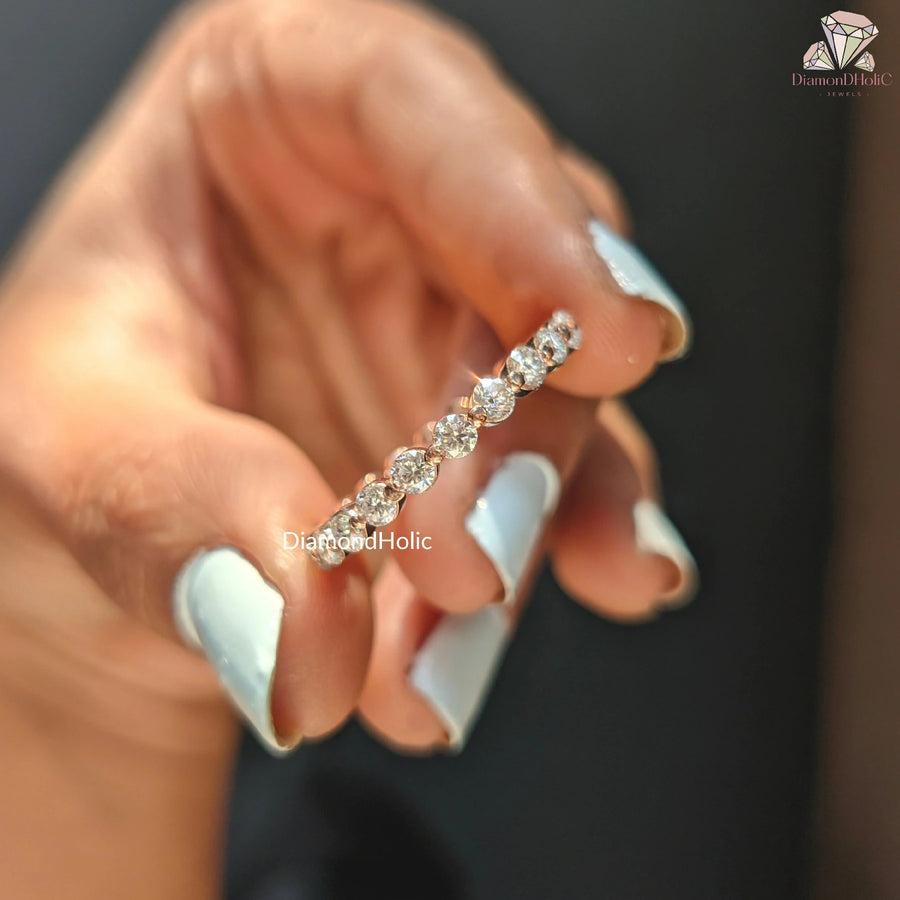sparkly moissanite jewelry | moissanite ring design | timeless moissanite ring
