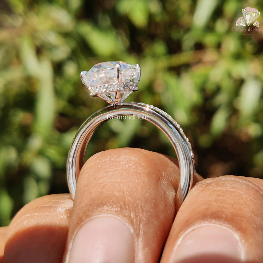 Hidden Halo Design | Oval Cut Brilliance | Moissanite Ring Set


