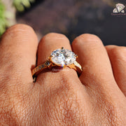 Brilliance in Every Detail | Oval Engagement Ring | Pavé Accent Band


