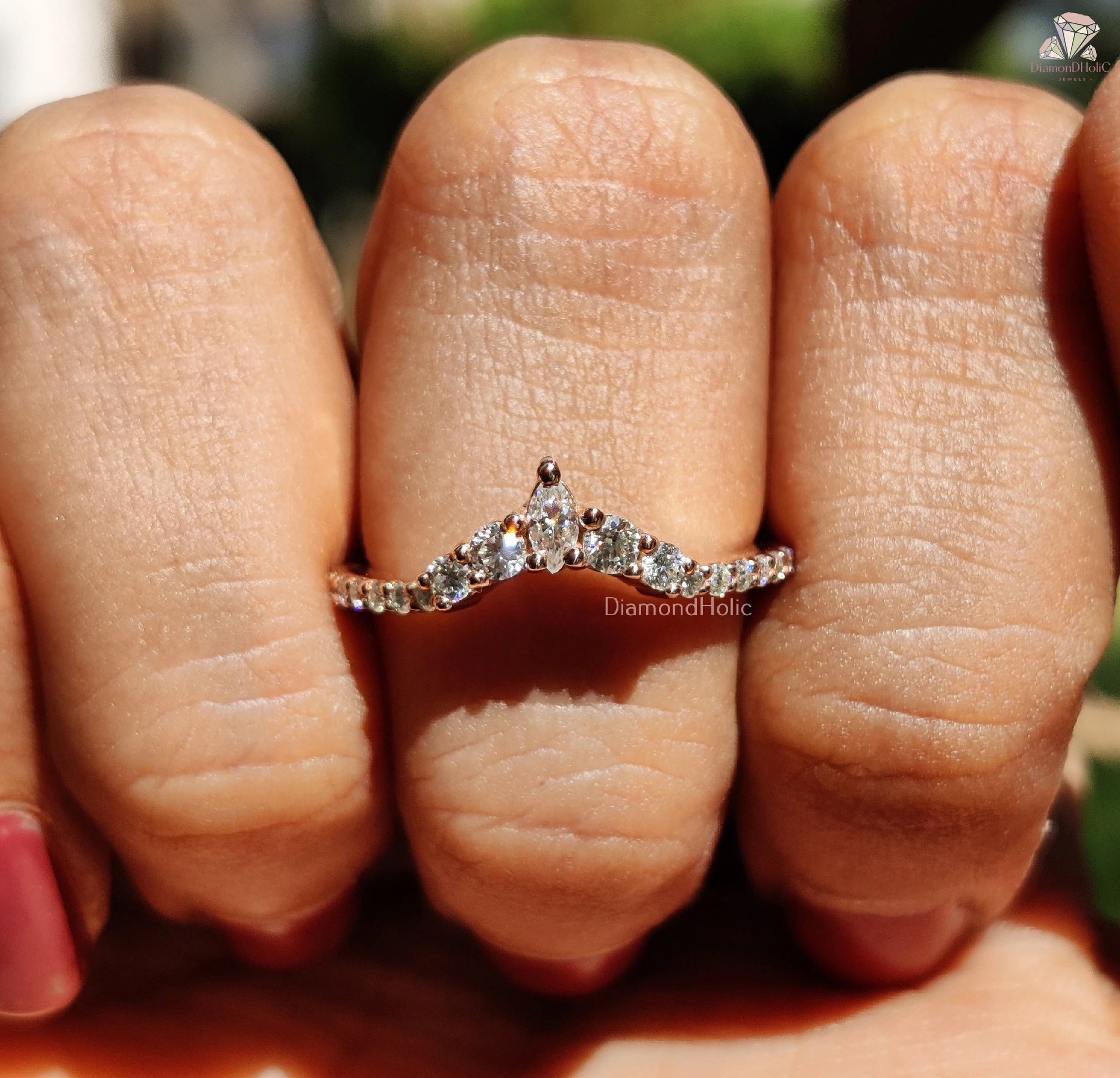 Curved Bridal Design | Moissanite Brilliance | Elegant Gift

