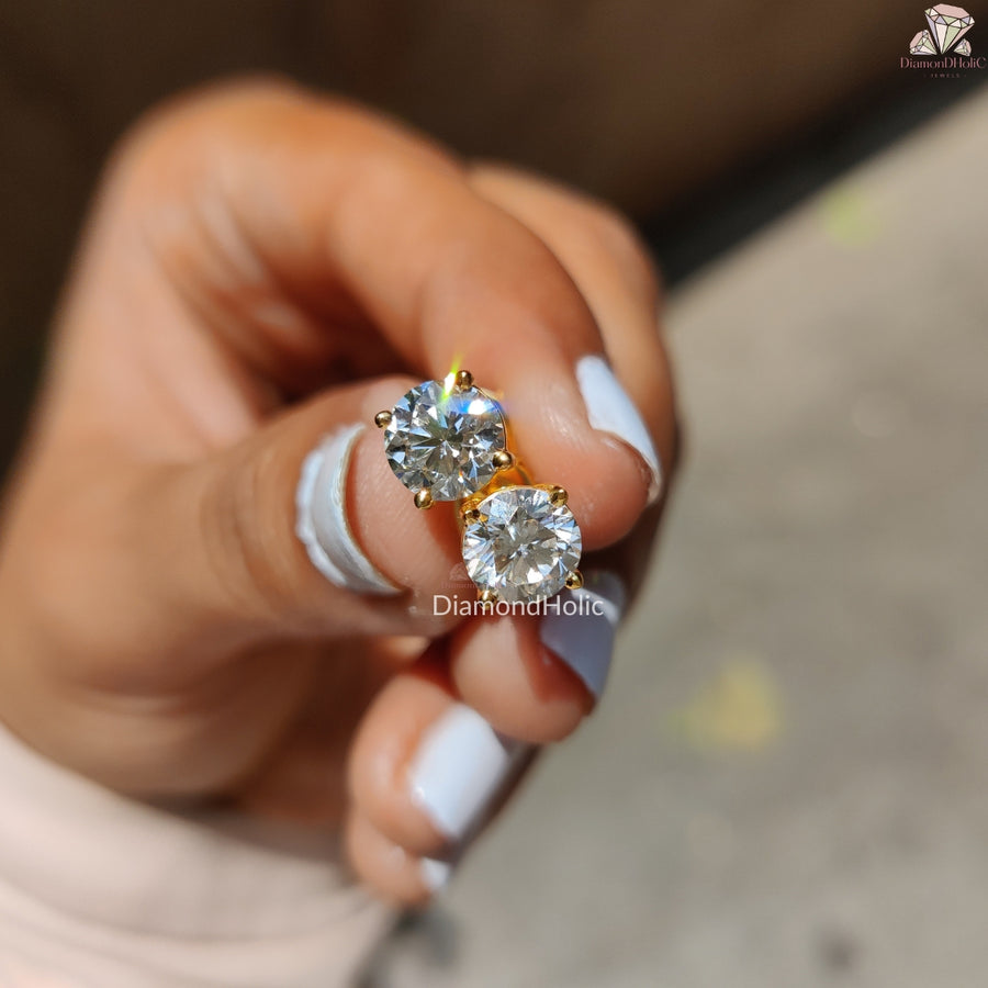 Secure screw back earrings design
