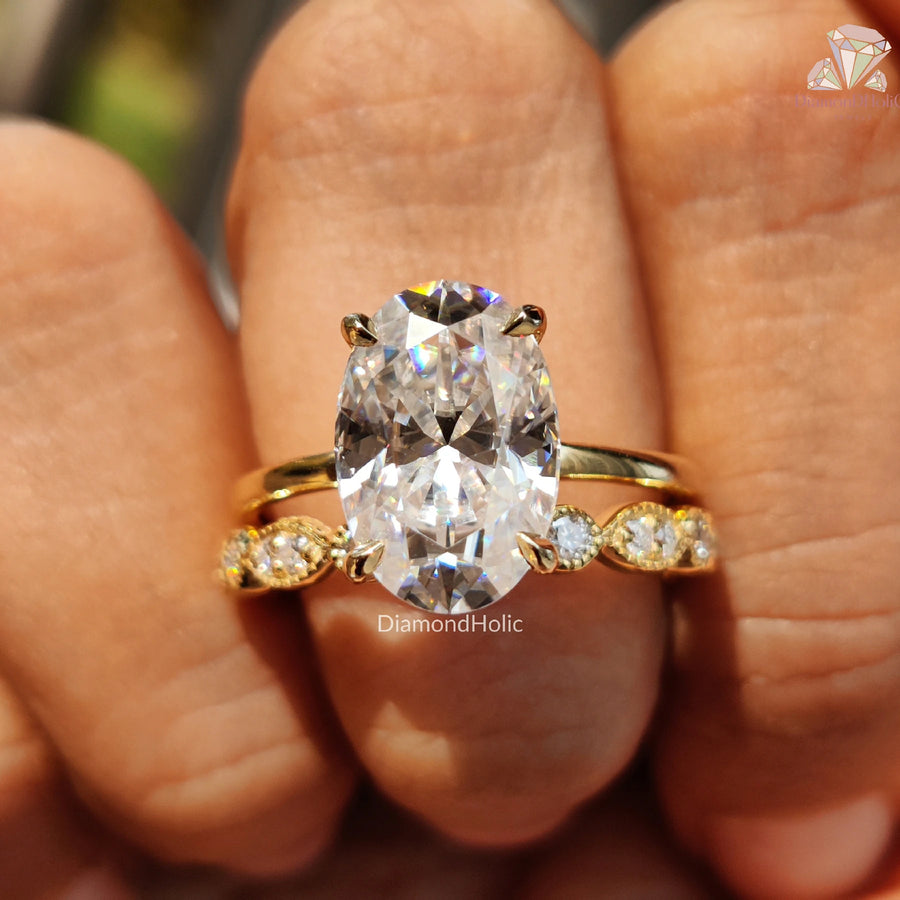 Oval Moissanite Ring | Unique Wedding Band | Bridal Set for Her

