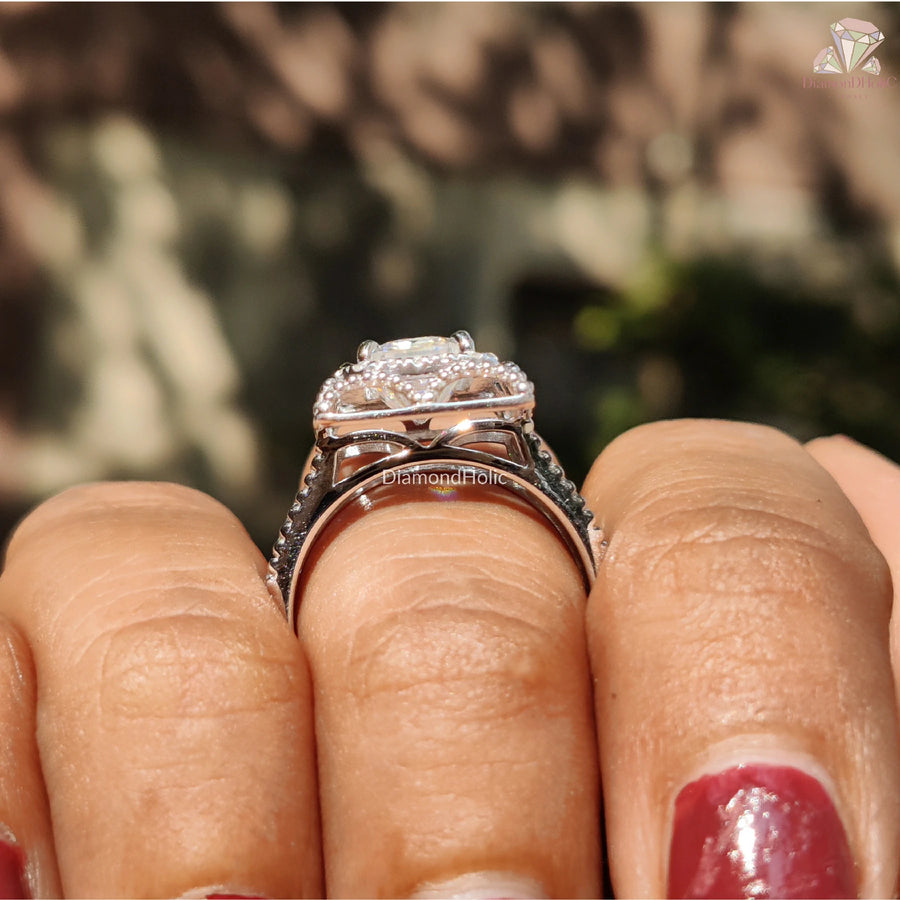 Diamond Look Ring | Moissanite Sparkle | Emerald Elegance

