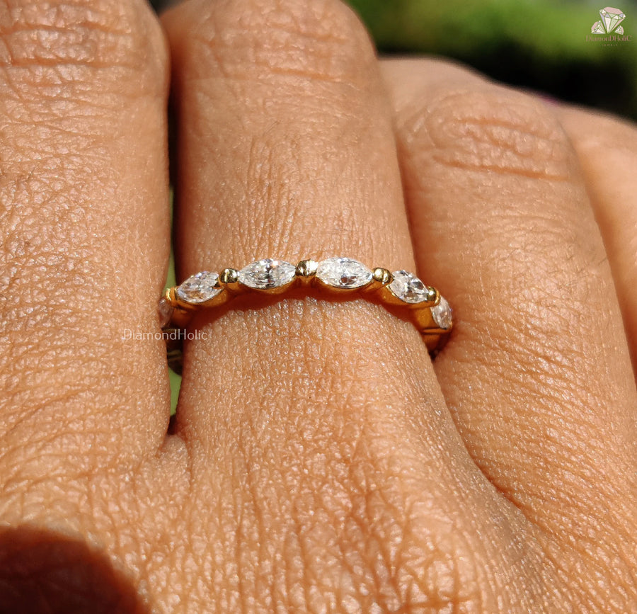 Modern Bride Band | Marquise Glow | Promise in Gold

