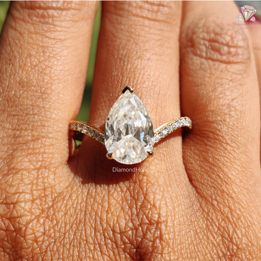 Elegant Pear Cat Ring / Wedding Band