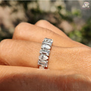 Timeless Yet Trendy | 3-Cut Band Spark | Solid Gold Light

