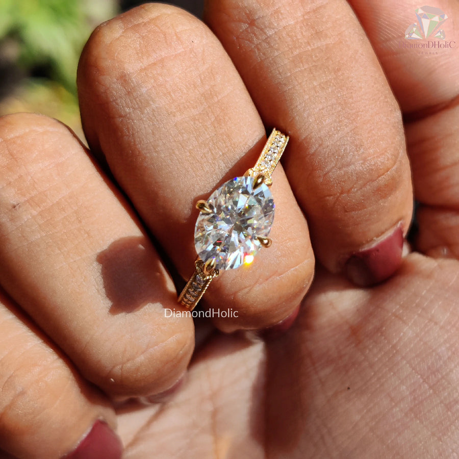 Uniquely Hers | Oval Diamond Band | Pavé Setting Engagement

