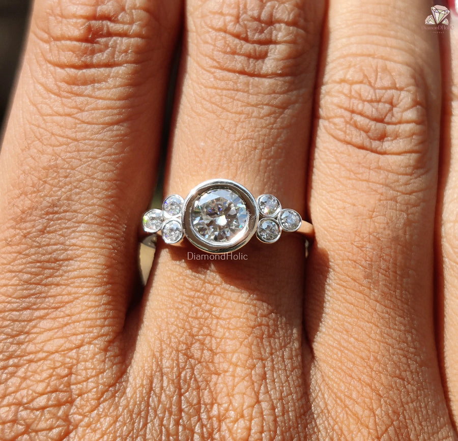 Round Cut Wonder | Unique Love Ring | Forever in Gold

