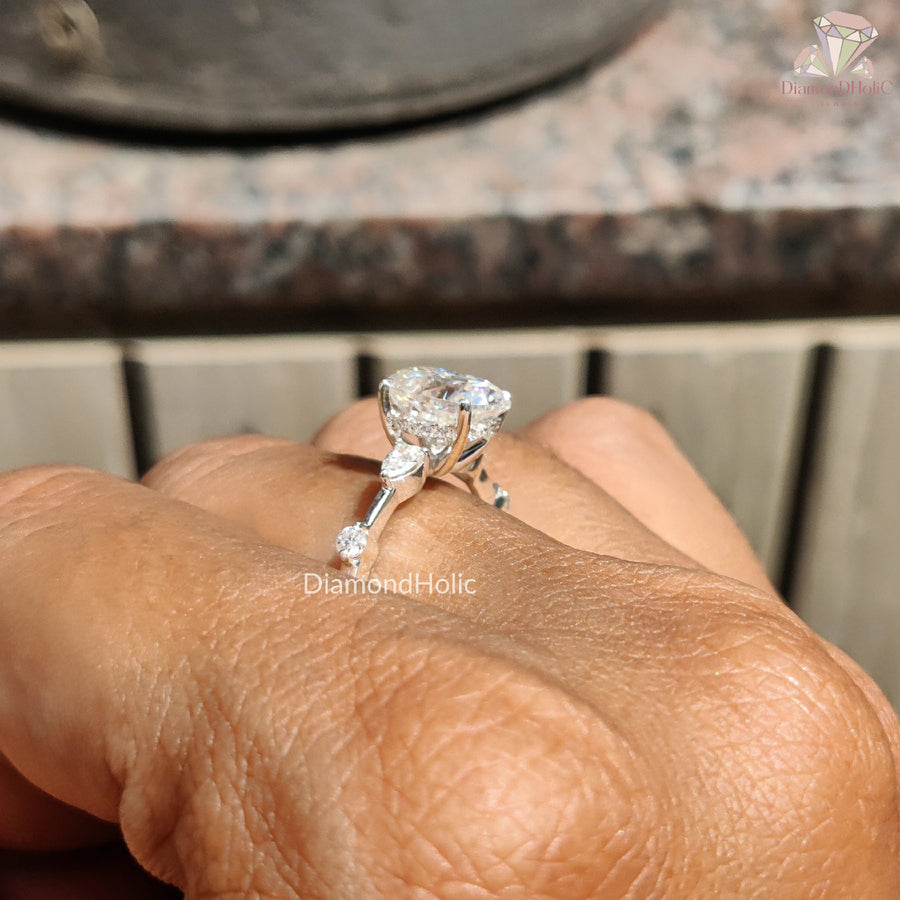 Stunning Engagement Ring for Her | Classic Oval Cut Solitaire Ring | Elegant Wedding Jewelry 