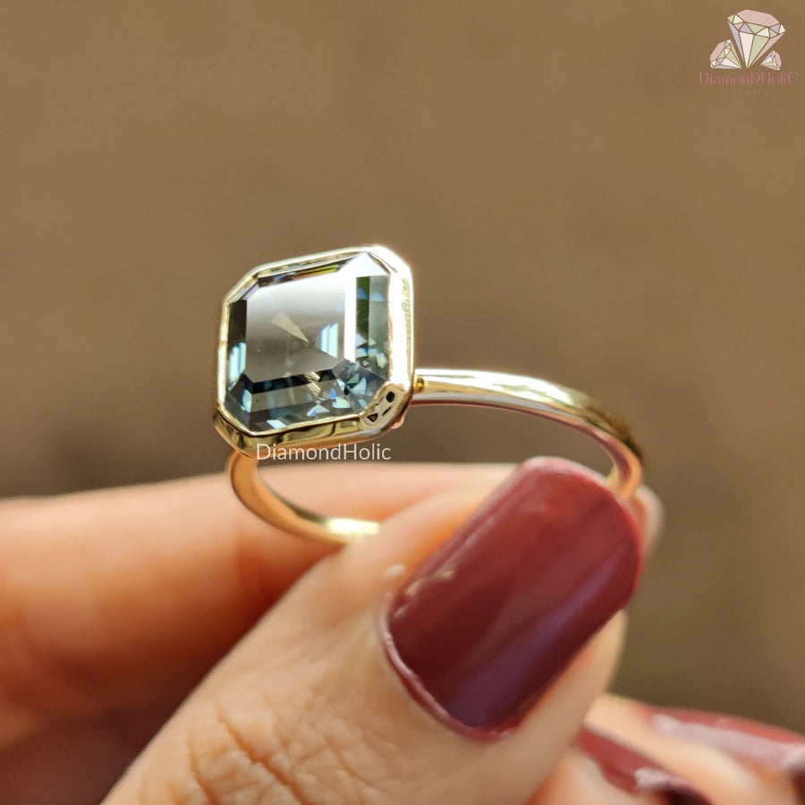 Elegant Blue Diamond
