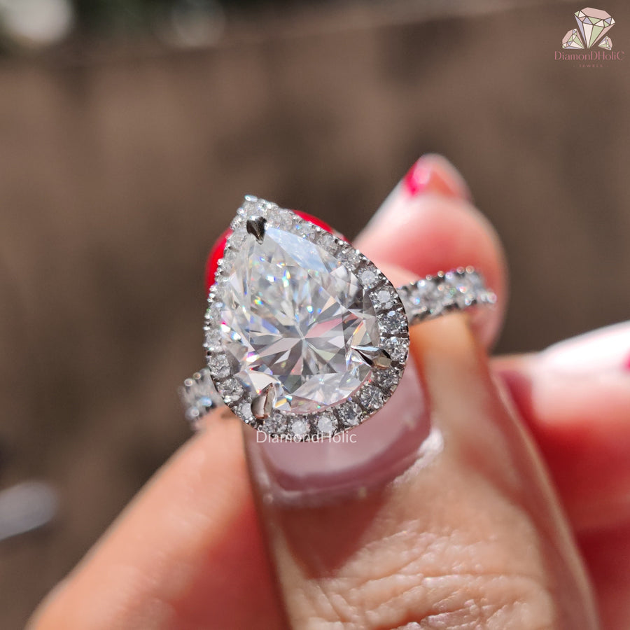 Sparkling Moissanite Ring