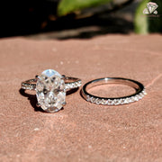 Elegant Oval Moissanite Bridal Set – Engagement + Wedding Band


