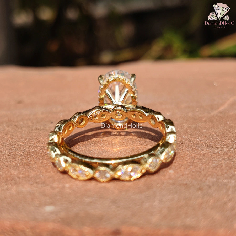 Oval Wedding Rings | Moissanite Set for Her | Unique Band Design

