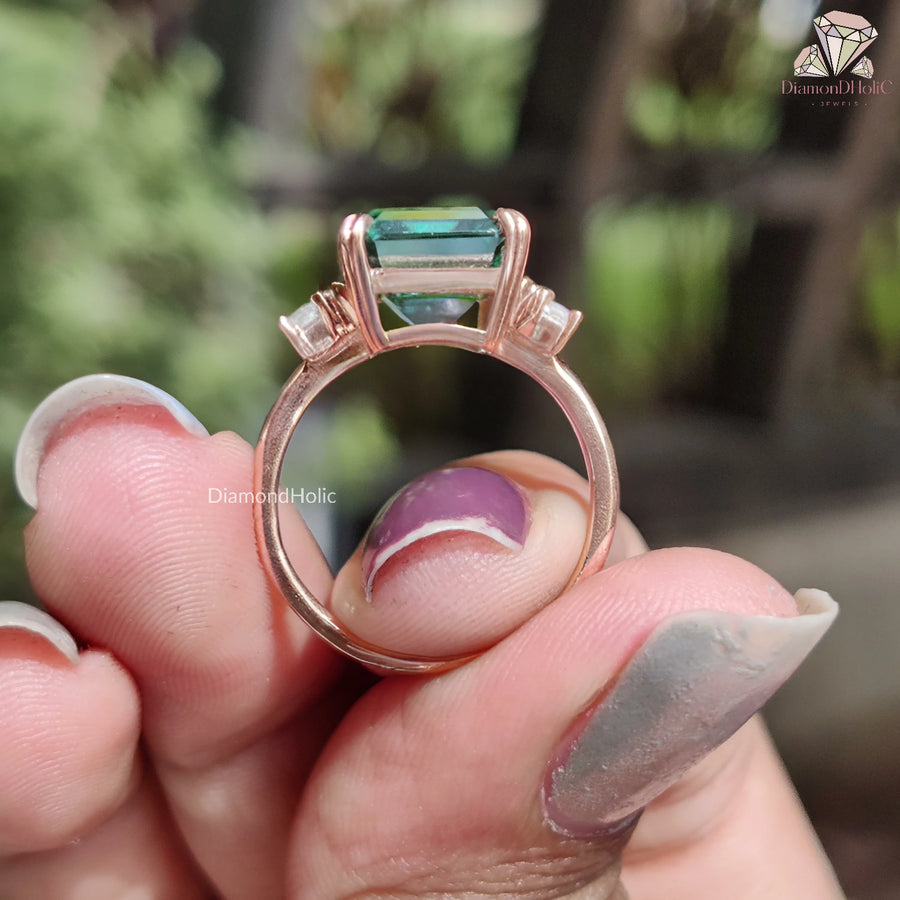 Green Emerald Color Moissanite Diamond Ring - Classic and Styles Royal Engagement Ring