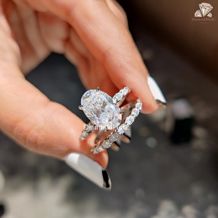 Moissanite Wedding Band