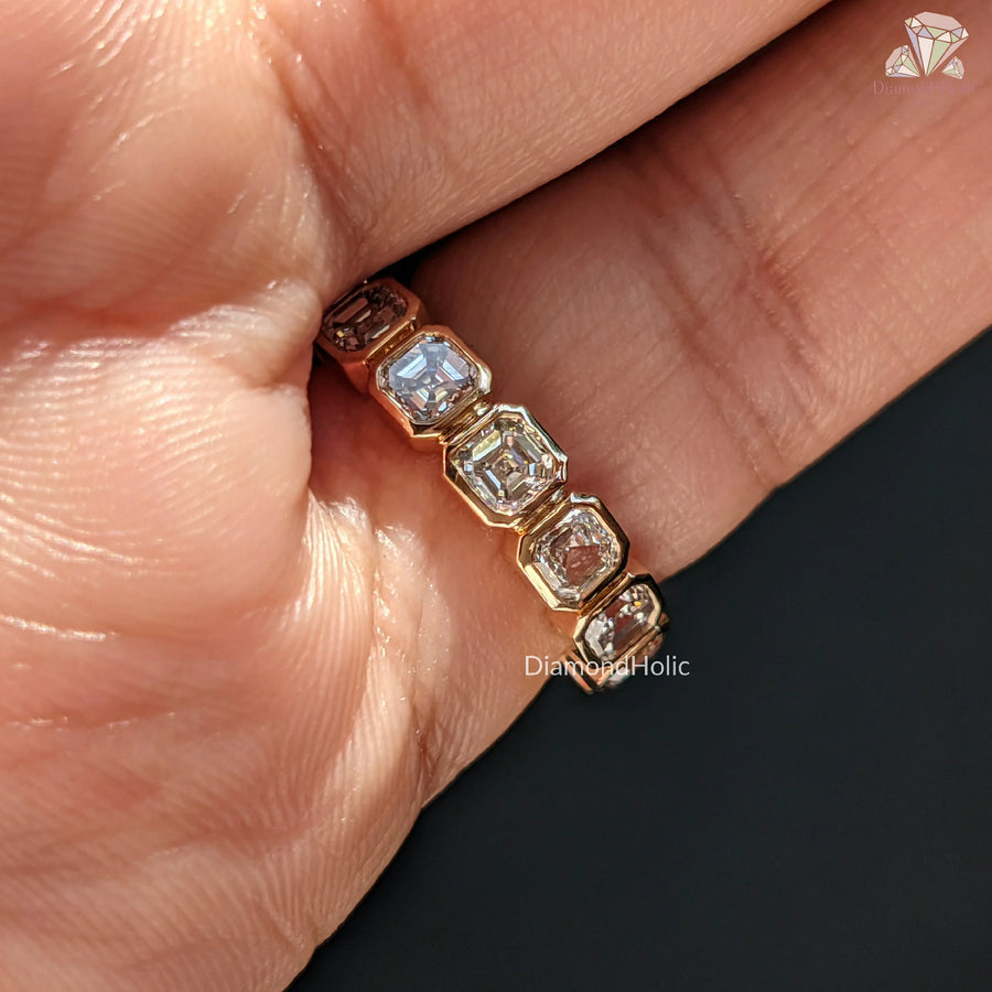 Moissanite gold ring