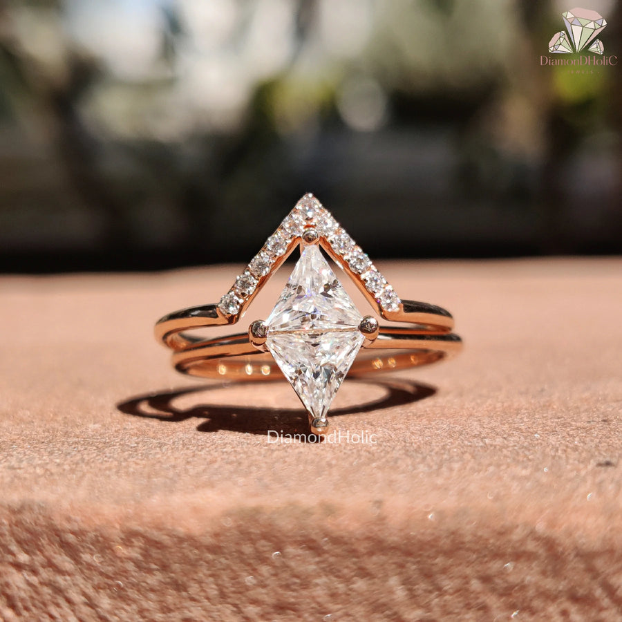 Geometric Elegance | Triangle Moissanite | Artistic Ring Design

