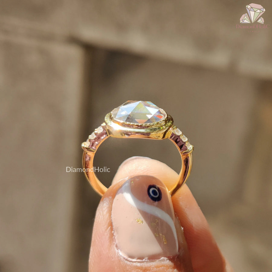 Elegant Moissanite ring with bezel
