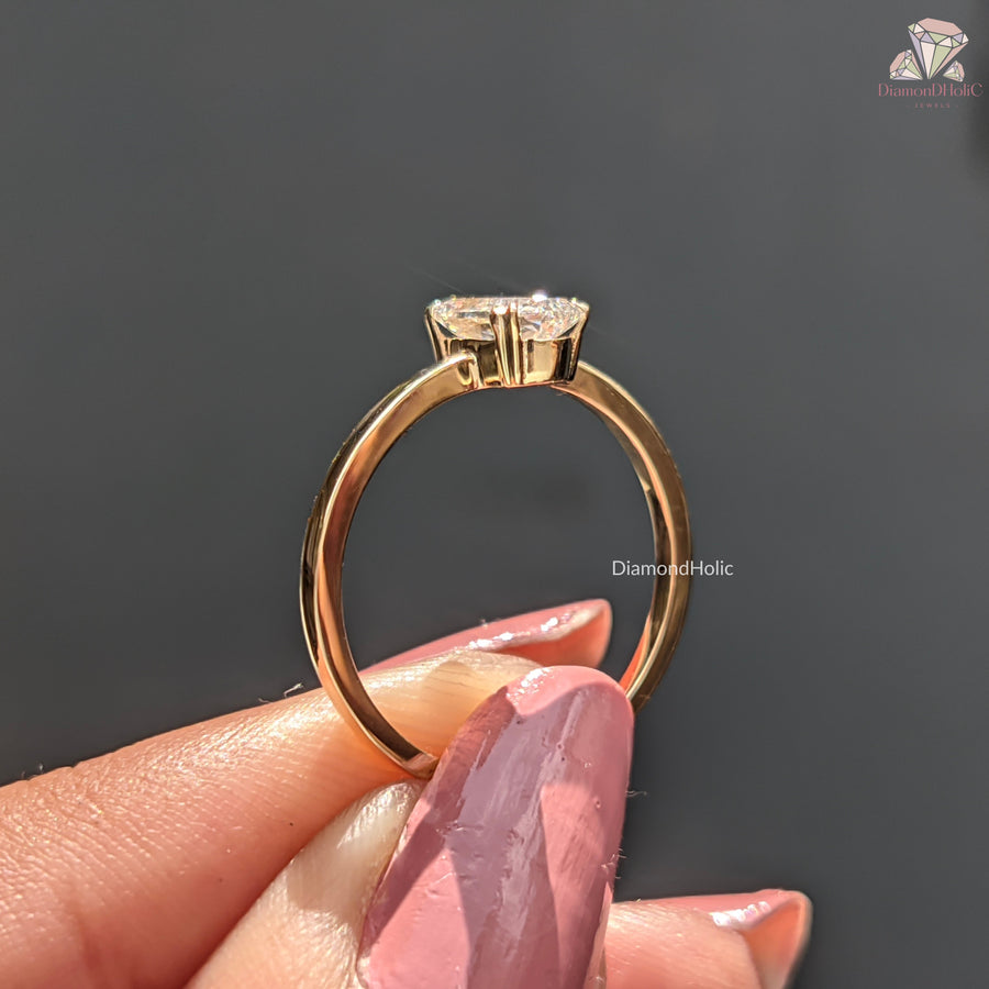 Luxury Solitaire Ring