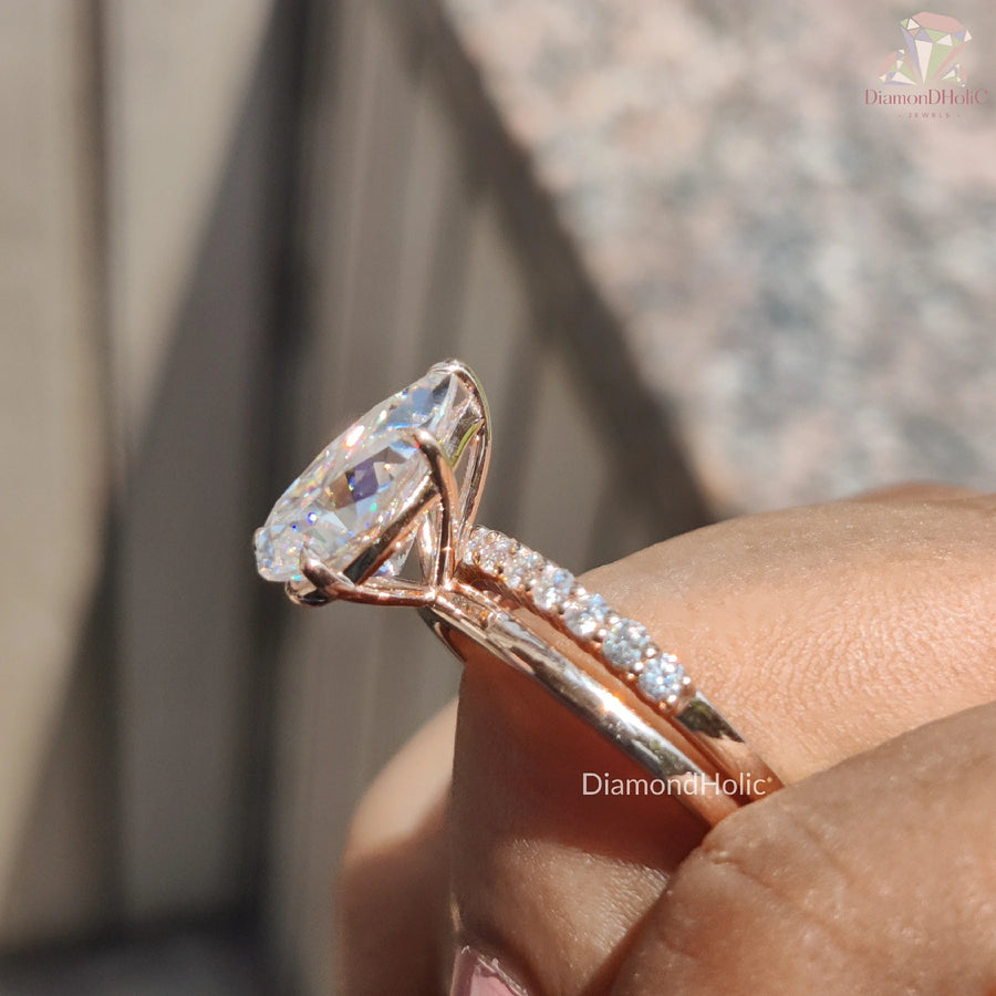 Luxury Moissanite Engagement Ring