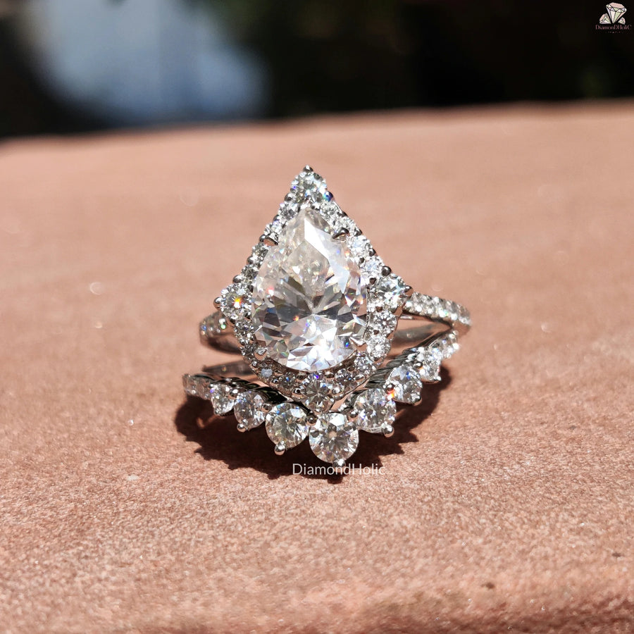 Pear Moissanite Sparkle | Halo Design Gift | Elegant Bridal Set

