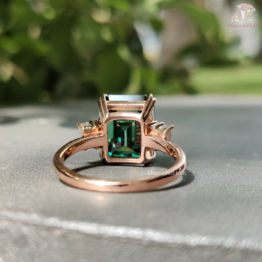 Green Emerald Color Moissanite Diamond Ring - Classic and Styles Royal Engagement Ring