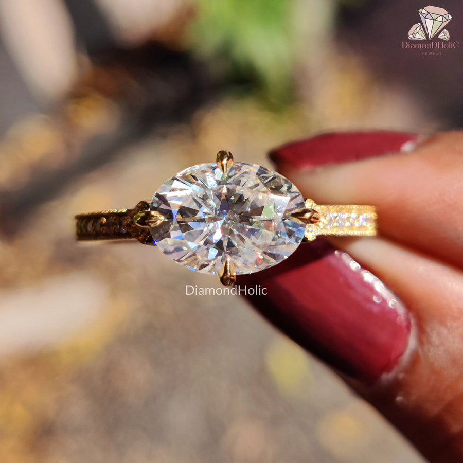 Elegant Shine | Unique Pavé Design | Oval Cut Moissanite Love

