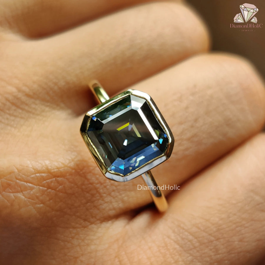 Customizable Moissanite Ring
