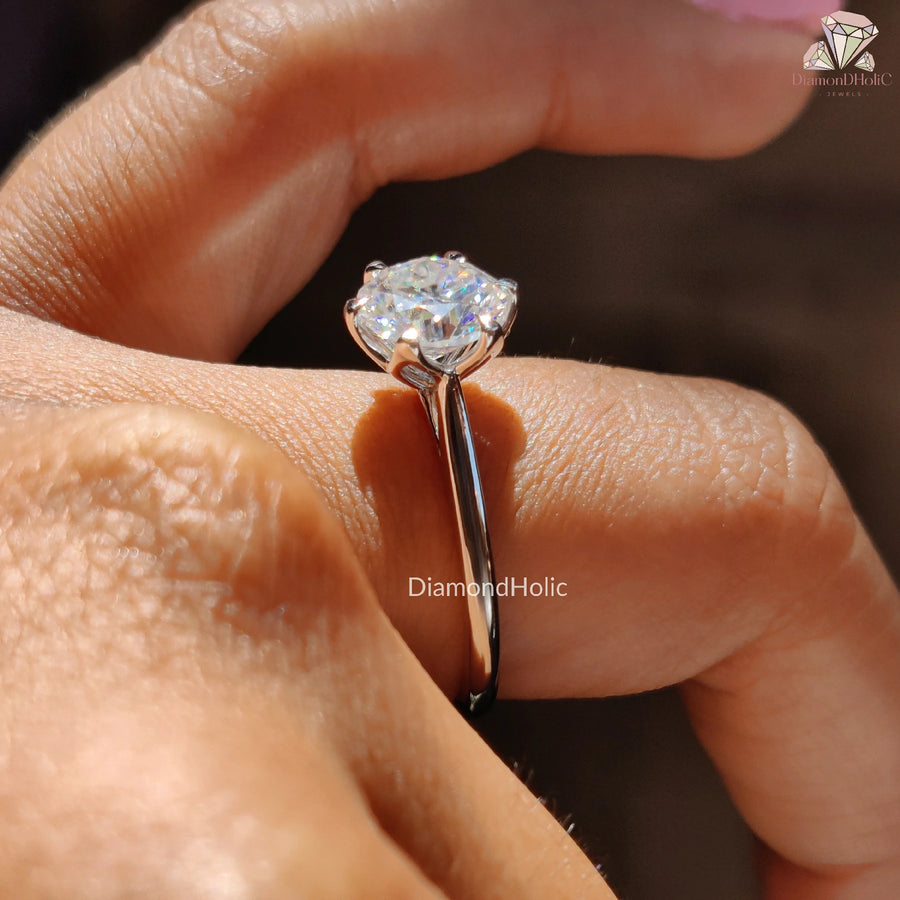 moissanite wedding ring