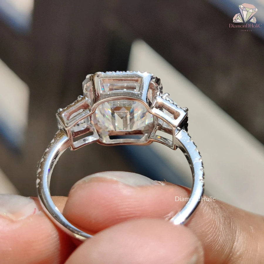 Emerald Cut With Trapezoid Side Diamond Engagement Ring 