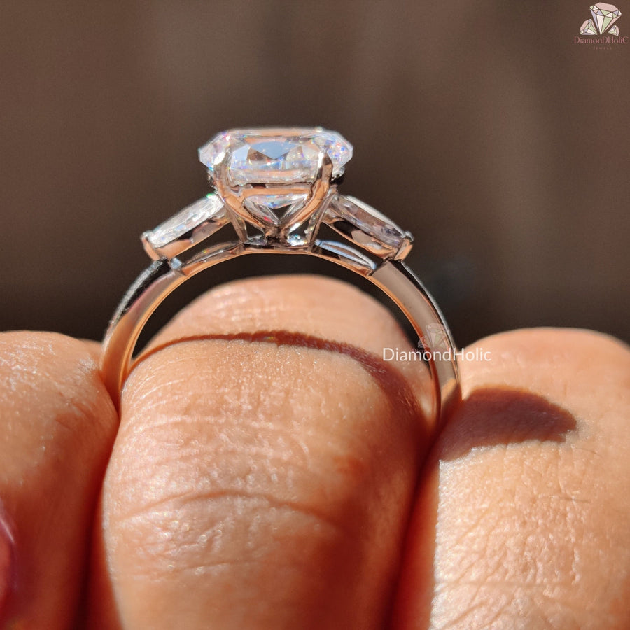 Oval Cut Moissanite Engagement Ring
