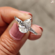 Pear Cut Three Stone Moissanite Engagement Ring 