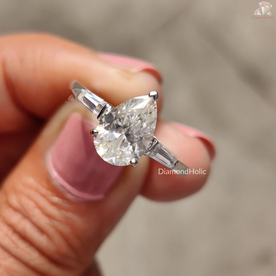 Pear Cut Three Stone Moissanite Engagement Ring 