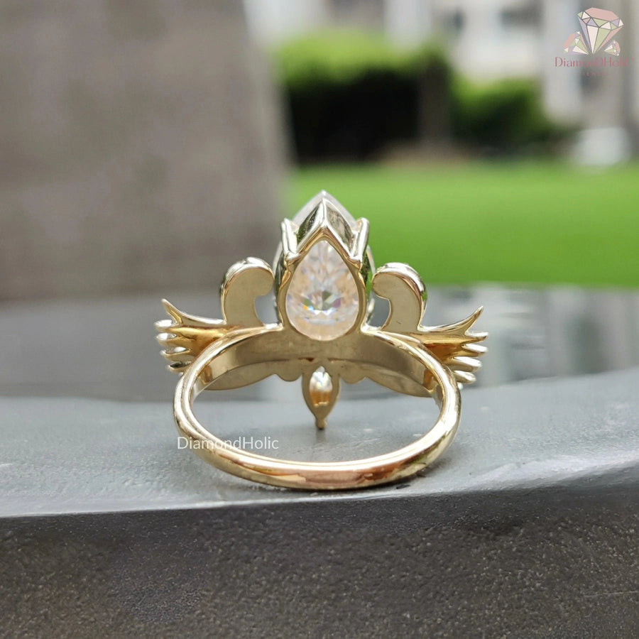 Antique Diamond Engagement Rings​