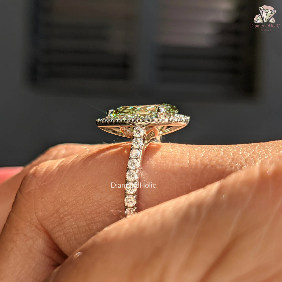 round brilliant cut diamond ring