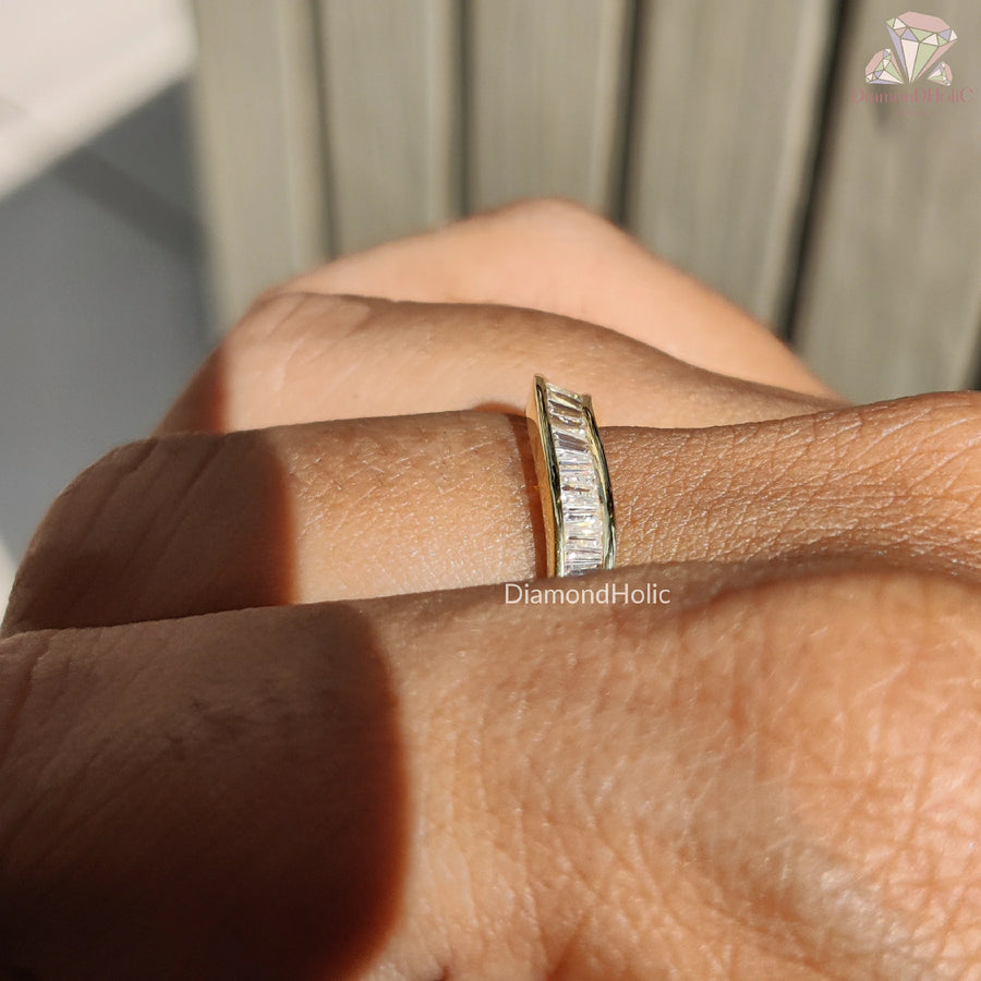 curved wedding band
