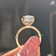 diamond rings in yellow gold