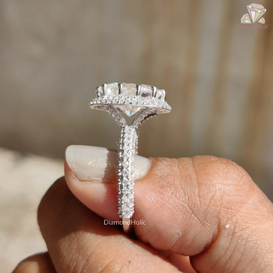 halo diamond engagement ring