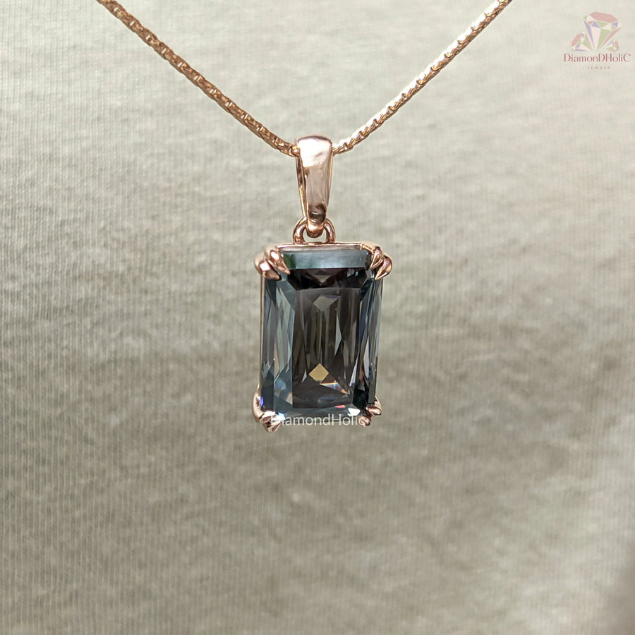 pendant necklace