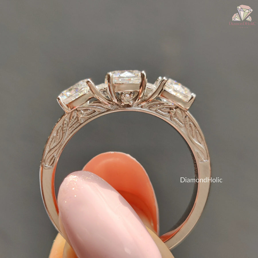 moissanite diamond band