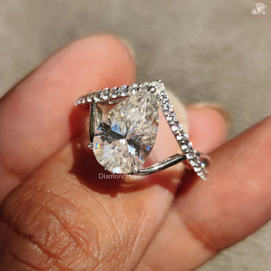 pear cut diamond ring